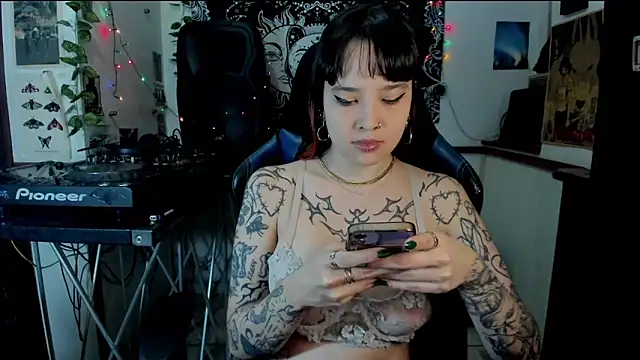 Demongirl6666 online show from 03.20.25