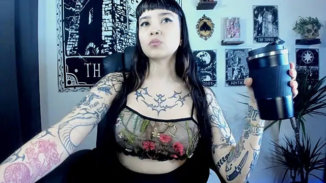 Demongirl6666 online show from 10.26.25