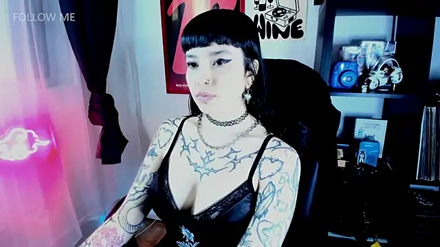 Snapshot of Demongirl6666 chatting on 04.11.26 Demongirl6666 online show from 04.11.26