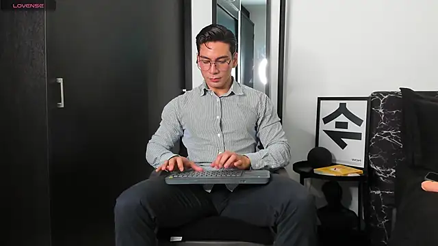 Snapshot of jhoansex_1 chatting on 02.21.26 jhoansex 1 online show from 02.21.26