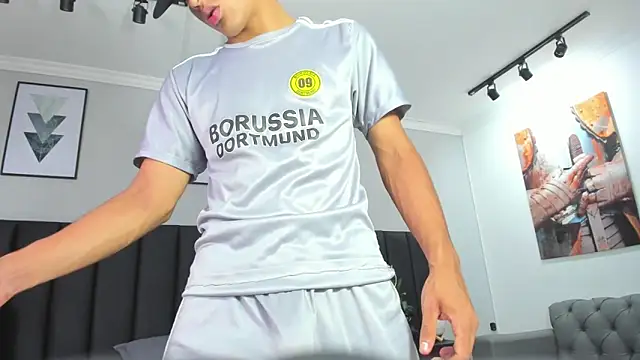 ANGEL NICOLAS online show from 01.12.25