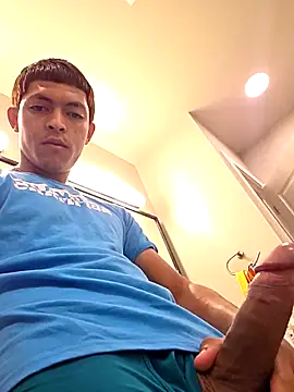 Snapshot of Yoko0381 chatting on 11.04.25 Yoko0381 online show from 11.04.25