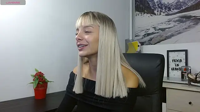 peyton golden1 online show from 11.03.25