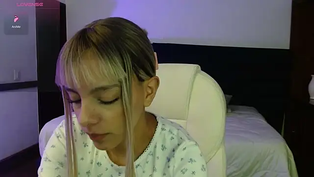 Snapshot of peyton_golden1 chatting on 02.22.26 peyton golden1 online show from 02.22.26