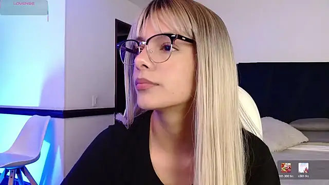 Snapshot of peyton_golden1 chatting on 03.19.26 peyton golden1 online show from 03.19.26