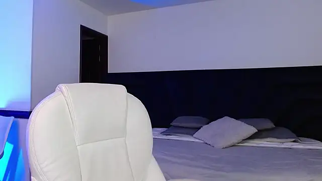 Snapshot of peyton_golden1 chatting on 04.03.26 peyton golden1 online show from 04.03.26