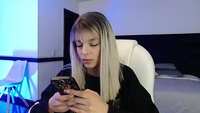 Snapshot of peyton_golden1 chatting on 04.06.26 peyton golden1 online show from 04.06.26