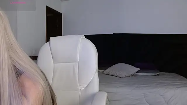 peyton golden1 online show from 05.13.26