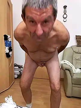 Snapshot of Lutzi1 chatting on 10.04.25 Lutzi1 online show from 10.04.25