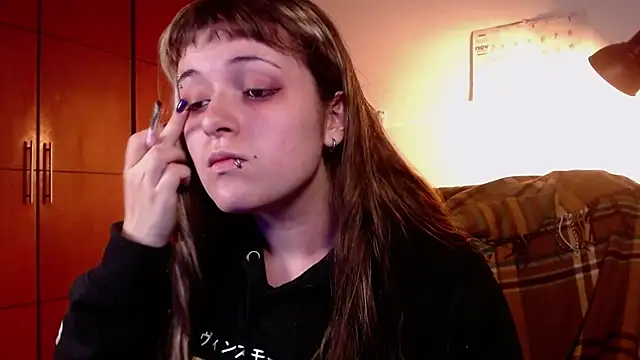 NEXT DOOR GIRL  online show from 11.14.25