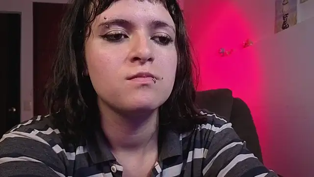 Snapshot of NEXT_DOOR_GIRL_ chatting on 04.28.26 NEXT DOOR GIRL online show from 04.28.26