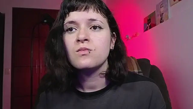 Snapshot of NEXT_DOOR_GIRL_ chatting on 05.11.26 NEXT DOOR GIRL online show from 05.11.26
