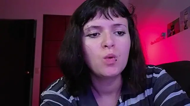 Snapshot of NEXT_DOOR_GIRL_ chatting on 05.28.26 NEXT DOOR GIRL online show from 05.28.26