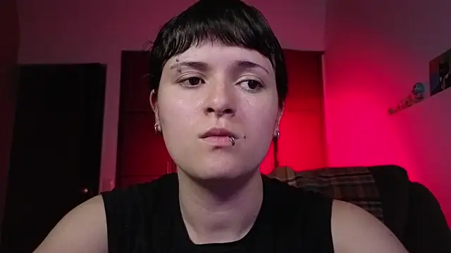 Snapshot of NEXT_DOOR_GIRL_ chatting on 06.01.26 NEXT DOOR GIRL online show from 06.01.26