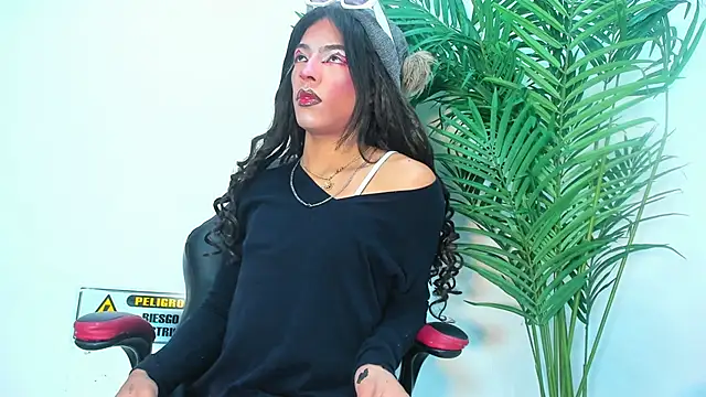 Briyit Doll online show from 12.03.24