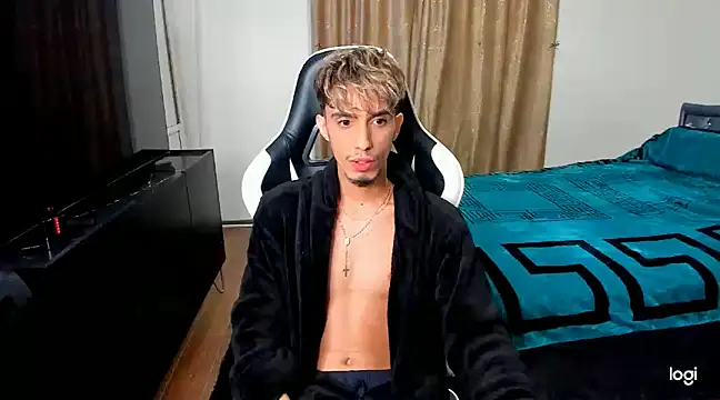 Snapshot of se6model chatting on 01.02.25 se6model online show from 01.02.25