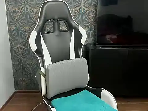 Snapshot of se6model chatting on 10.06.25 se6model online show from 10.06.25