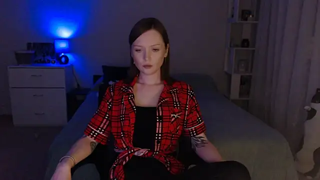 Snapshot of Allaria chatting on 07.12.26 Allaria online show from 07.12.26