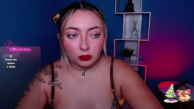 Snapshot of miaawild chatting on 12.20.24 miaawild online show from 12.20.24