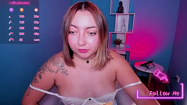 Snapshot of miaawild chatting on 01.26.25 miaawild online show from 01.26.25