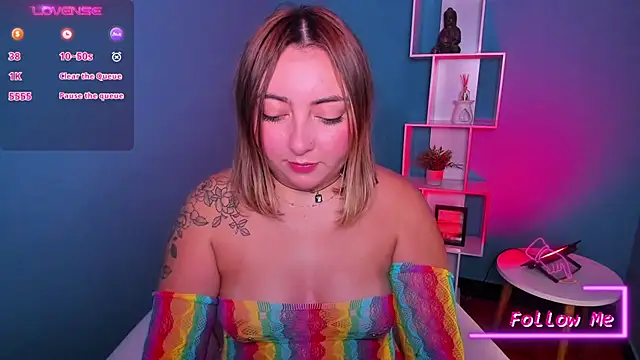 Snapshot of miaawild chatting on 02.09.25 miaawild online show from 02.09.25