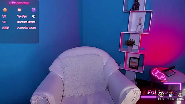 Snapshot of miaawild chatting on 02.11.25 miaawild online show from 02.11.25