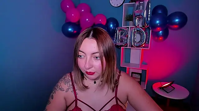 Snapshot of miaawild chatting on 02.21.25 miaawild online show from 02.21.25