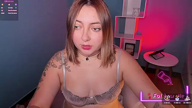 Snapshot of miaawild chatting on 02.24.25 miaawild online show from 02.24.25