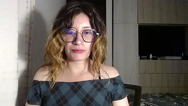 mariana124- online show from 12.20.24