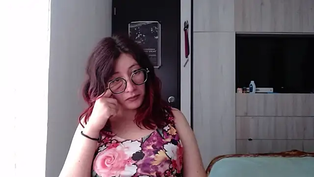 mariana124- online show from 02.12.25