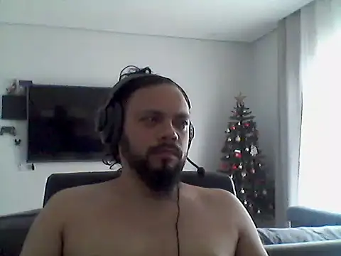 Snapshot of morenindarola chatting on 12.26.24 morenindarola online show from 12.26.24