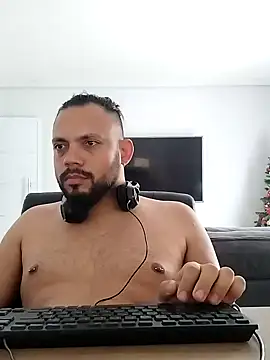 Snapshot of morenindarola chatting on 01.24.25 morenindarola online show from 01.24.25