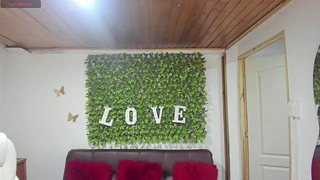 Enma  clark online show from 02.05.25