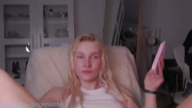 Snapshot of ginger_vi chatting on 12.22.24 ginger vi online show from 12.22.24