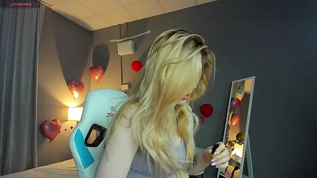 Vanessa Walters online show from 03.07.25