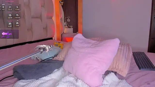 Snapshot of brendaruiz chatting on 11.13.25 brendaruiz online show from 11.13.25