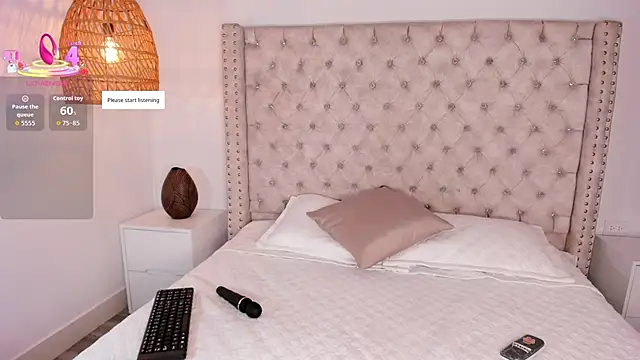 Maya Bluee online show from 10.05.25