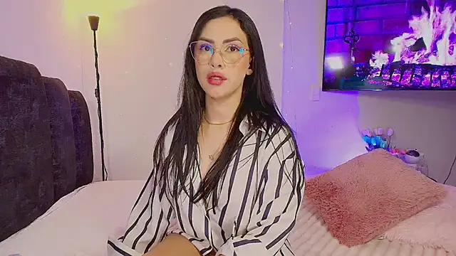 Snapshot of Maya_Bluee chatting on 04.20.26 Maya Bluee online show from 04.20.26