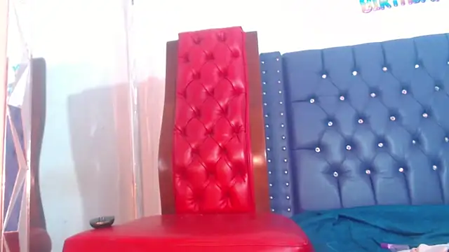 Queennwenn online show from 11.16.25