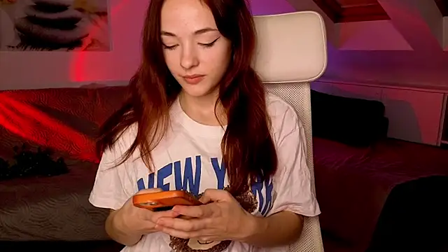 MiaRouge online show from 10.21.25