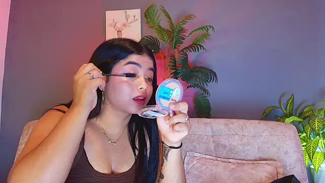 Snapshot of jade_brunnette chatting on 05.27.26 jade brunnette online show from 05.27.26