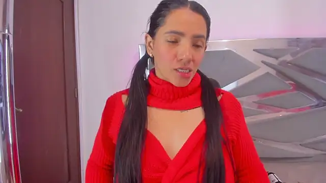 Snapshot of DashaFoxxx chatting on 01.04.25 DashaFoxxx online show from 01.04.25