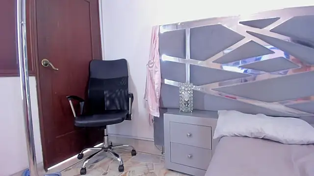 Snapshot of DashaFoxxx chatting on 01.15.25 DashaFoxxx online show from 01.15.25