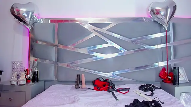 Snapshot of DashaFoxxx chatting on 02.19.25 DashaFoxxx online show from 02.19.25