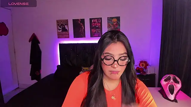 Mariana Hasper  online show from 10.31.25