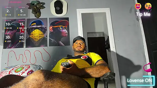 Snapshot of Hardboy_latin chatting on 10.29.25 Hardboy latin online show from 10.29.25