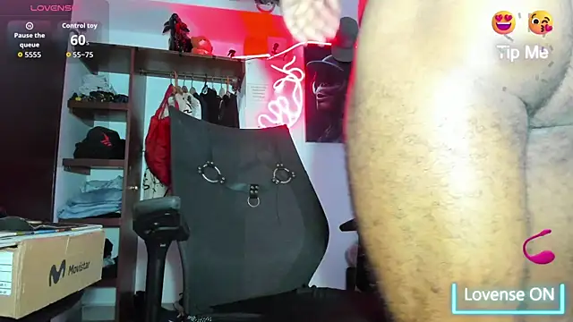 Snapshot of Hardboy_latin chatting on 11.17.25 Hardboy latin online show from 11.17.25