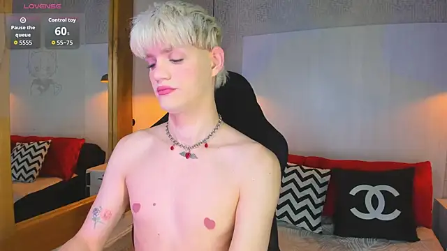 VladHellsing4 online show from 02.13.26