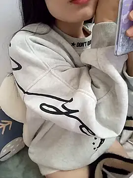 Snapshot of Lovely_kute chatting on 01.19.25 Lovely kute online show from 01.19.25