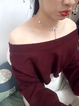Snapshot of Lovely_kute chatting on 02.05.25 Lovely kute online show from 02.05.25